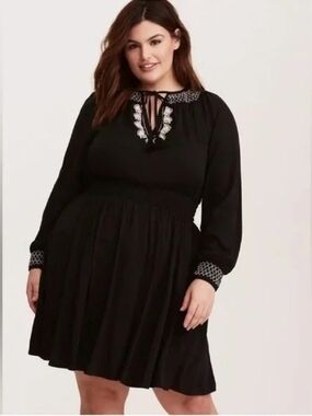 Torrid Black Long-Sleeve Embroidered BOHO Tie-Front Dress SIZE 4